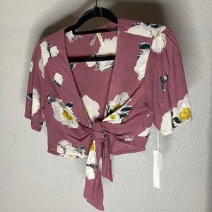 Cute Tie In Front Crop Shirt Size Small